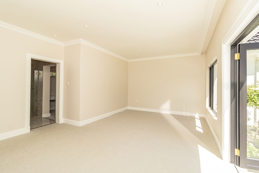 4 Bedroom Property for Sale in Fernridge Western Cape